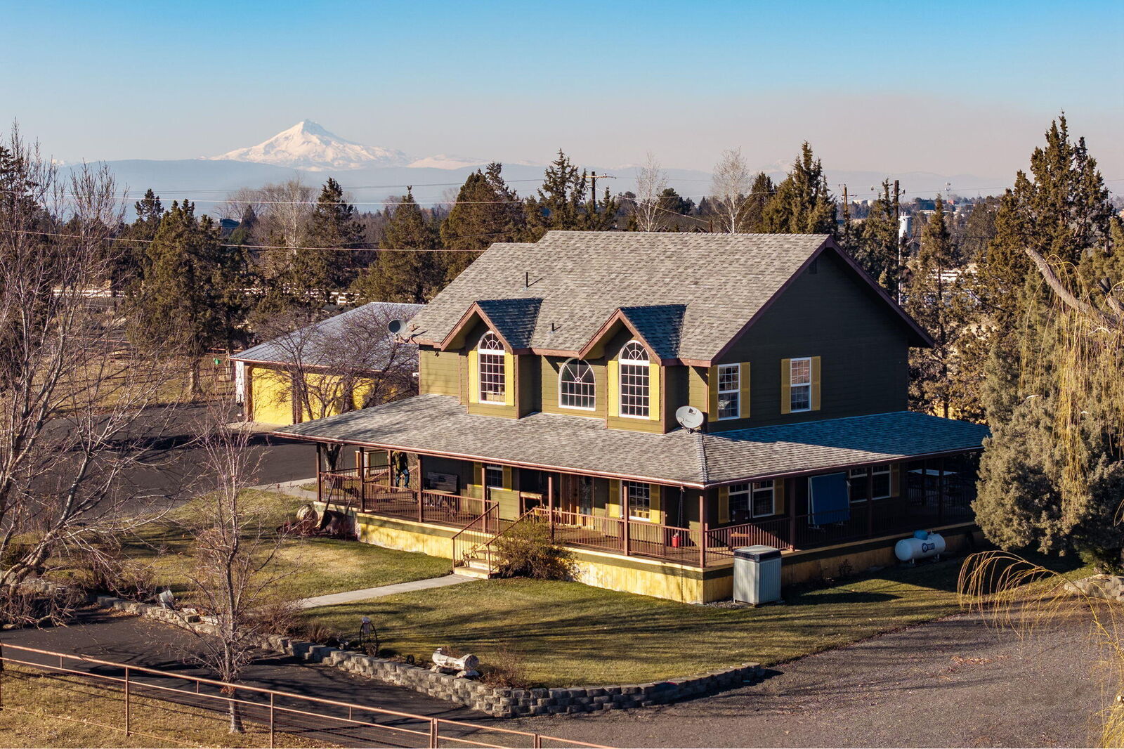 Property Photo:  6300 NE 5th Street  OR 97756