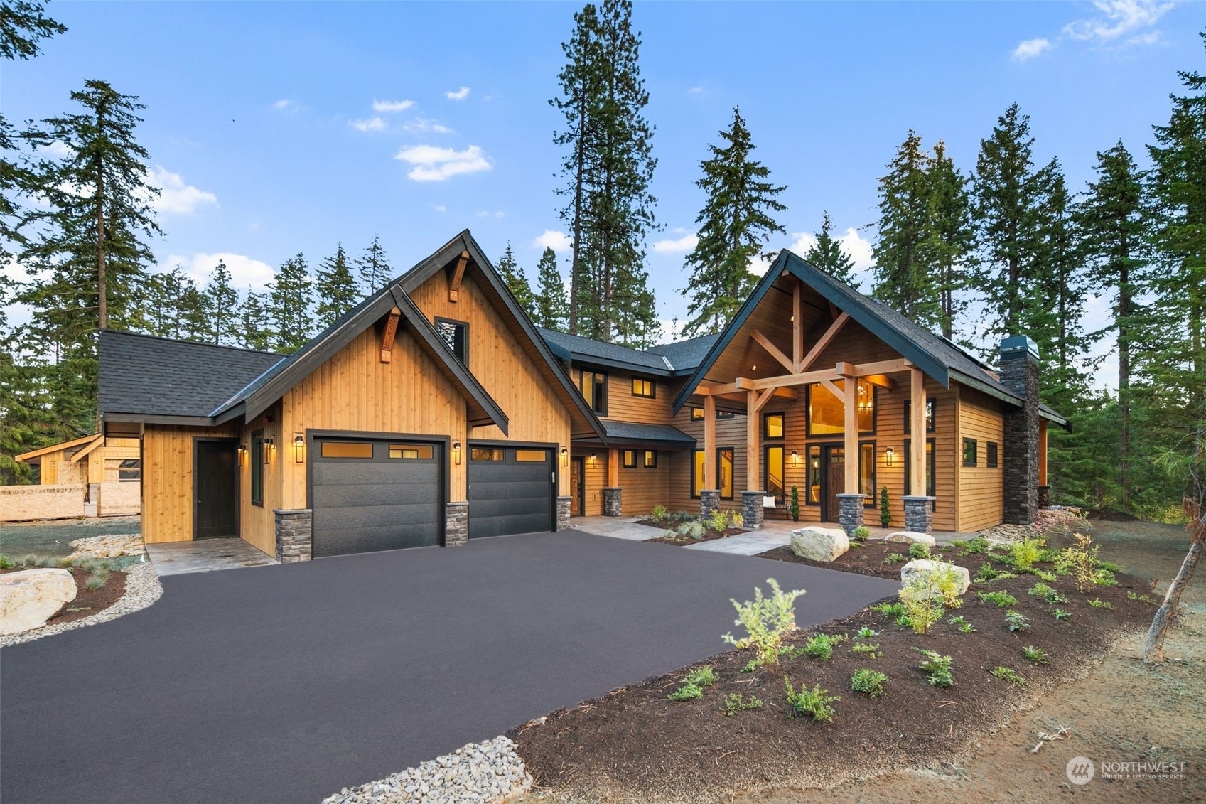 Property Photo:  60  Portal Ct  WA 98922 