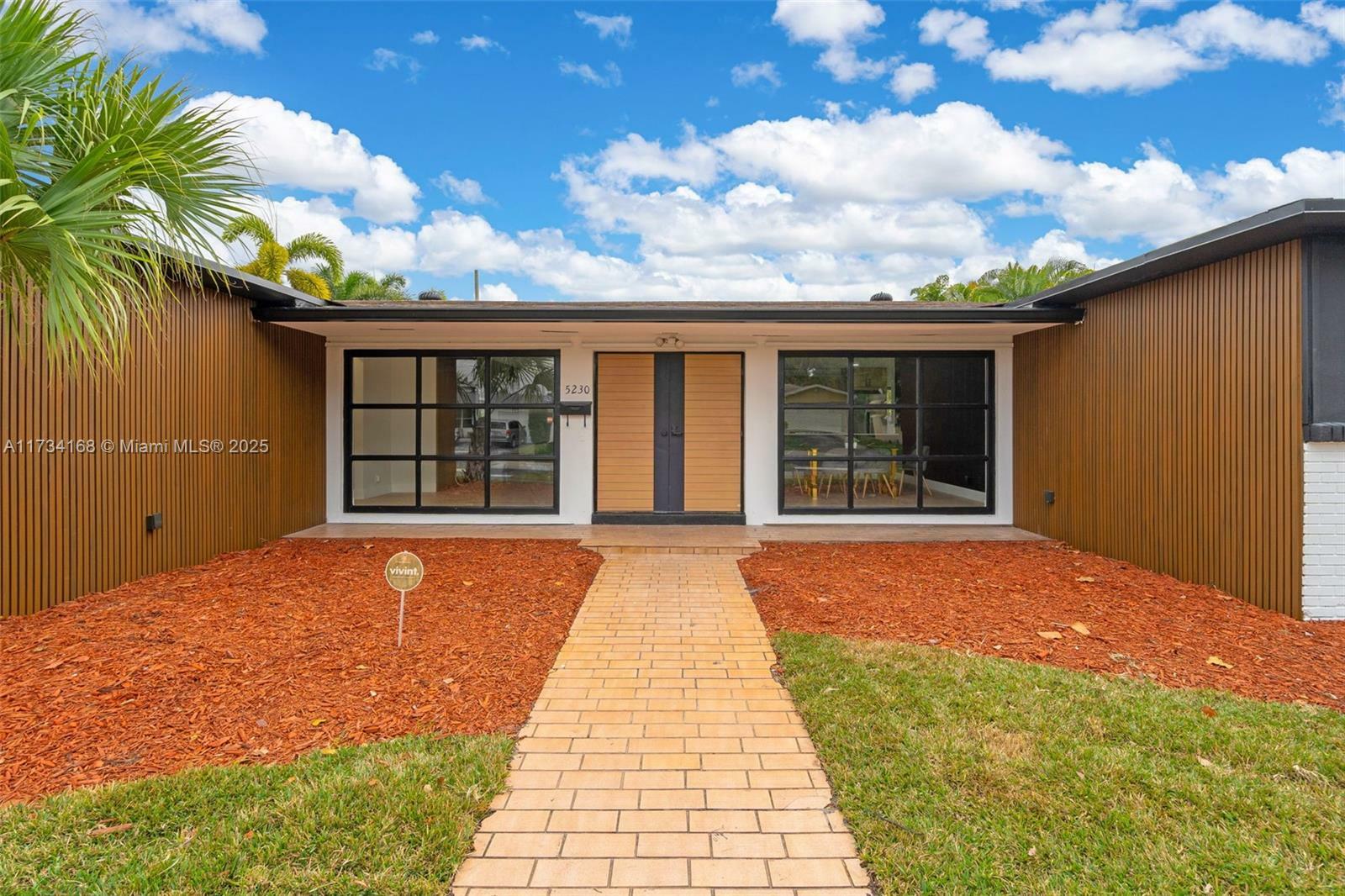 Property Photo:  5230 Tyler St  FL 33021 