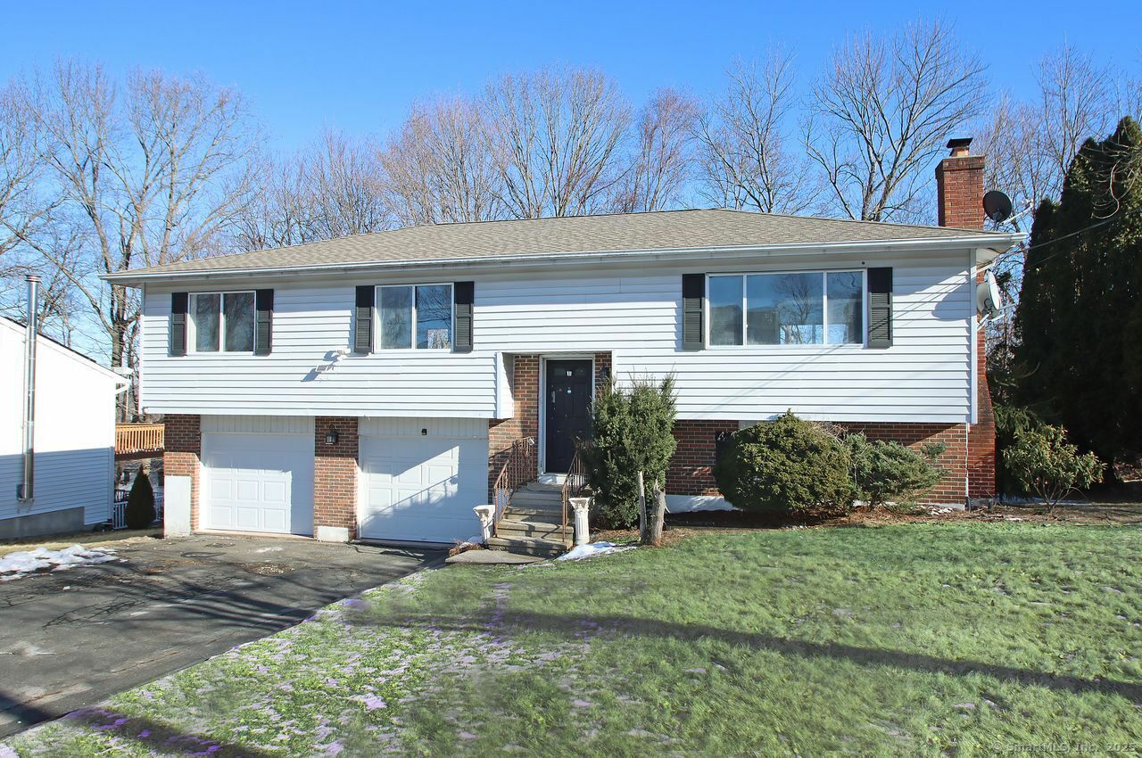 279 Juniper Ridge Drive  Waterbury CT 06708 photo