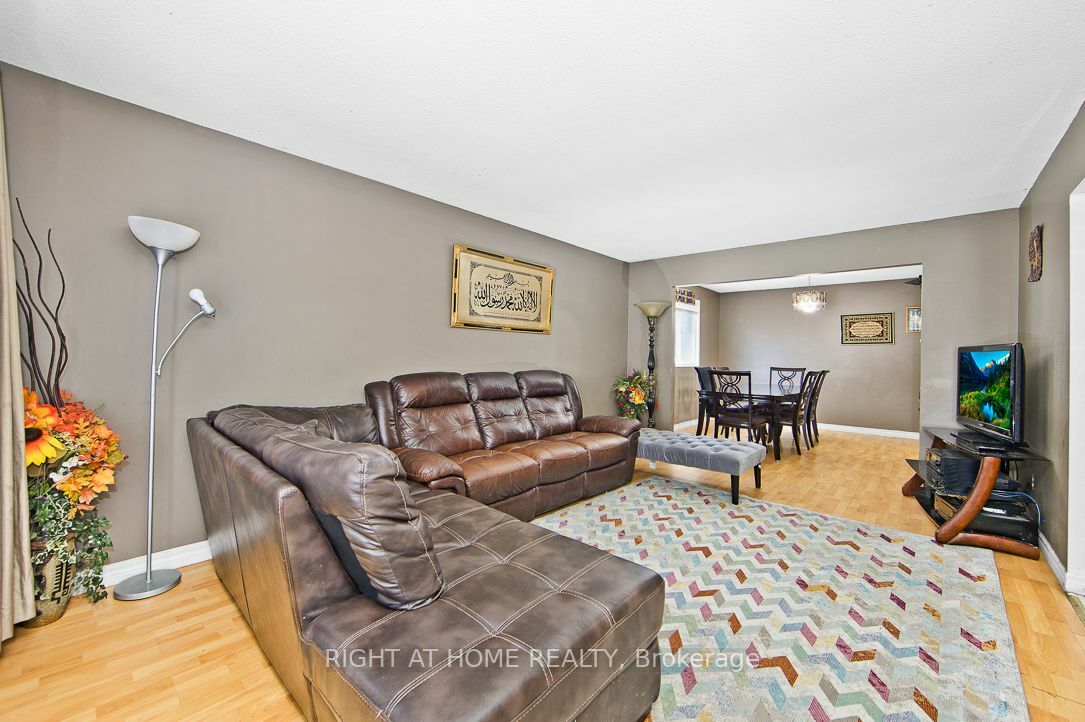 Property Photo:  1870 Rosefield Rd  ON L1V 3H6 