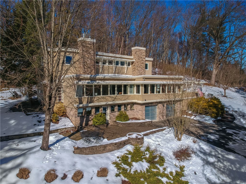 Property Photo: 821 Lake Road PA 15015