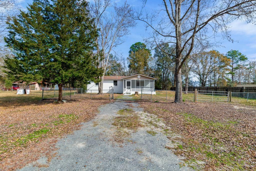 Property Photo: 54074 Charles Street FL 32011