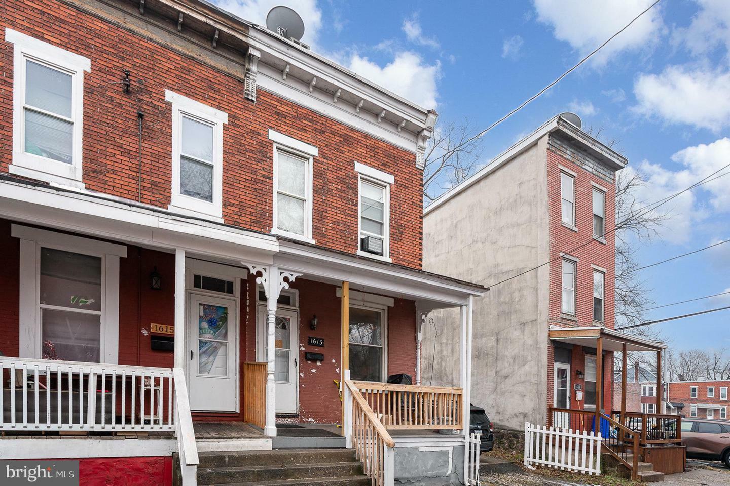 Property Photo:  1613 Carnation Street  PA 17103 