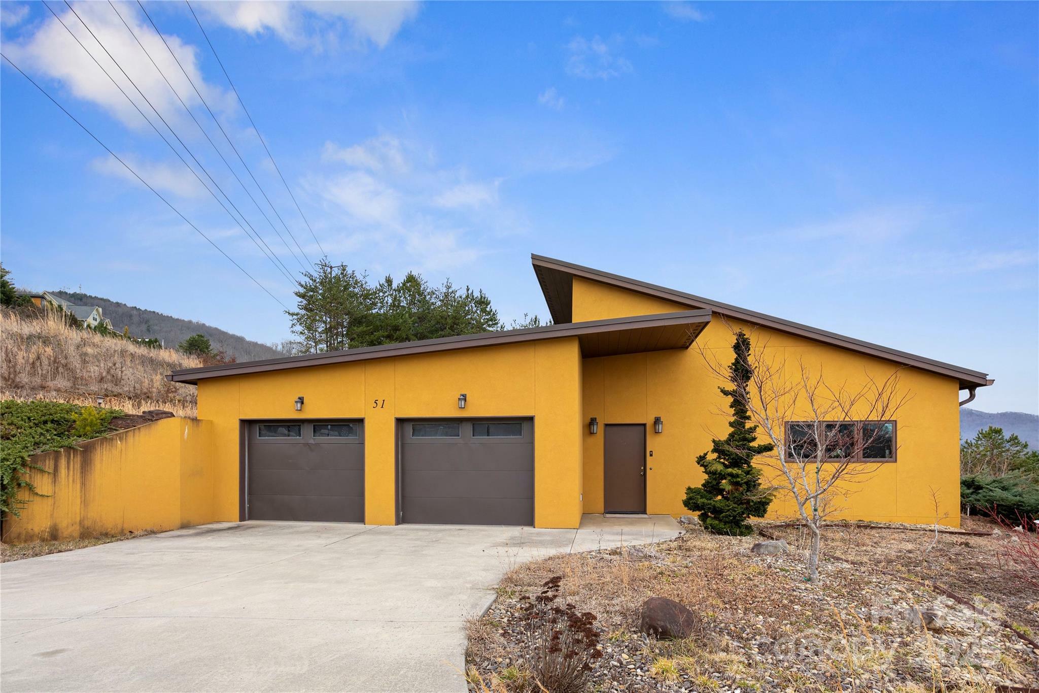 Property Photo: 51 Climbing Aster Way NC 28806