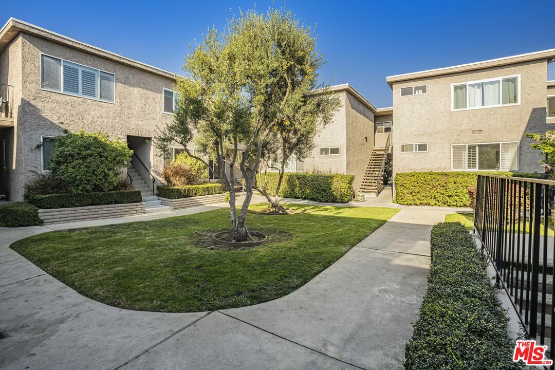 Property Photo:  1320   Princeton St 201  CA 90404 