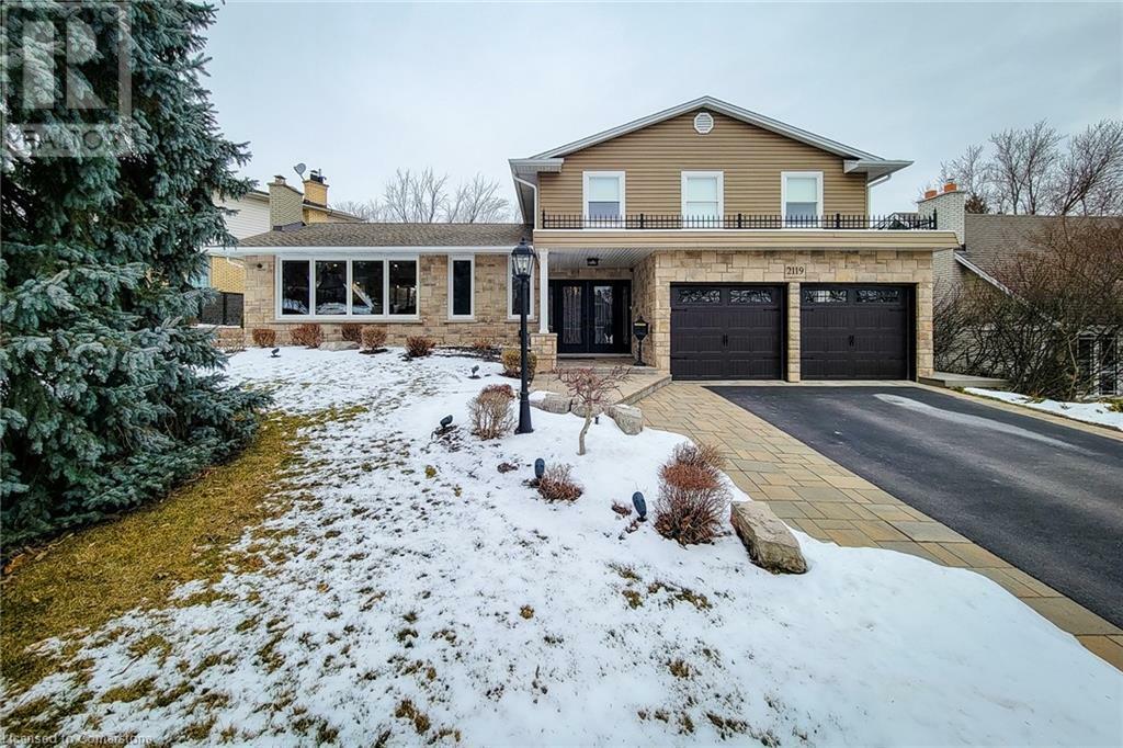 Photo de la propriété:  2119 Agincourt Crescent  ON L7P 1P3 