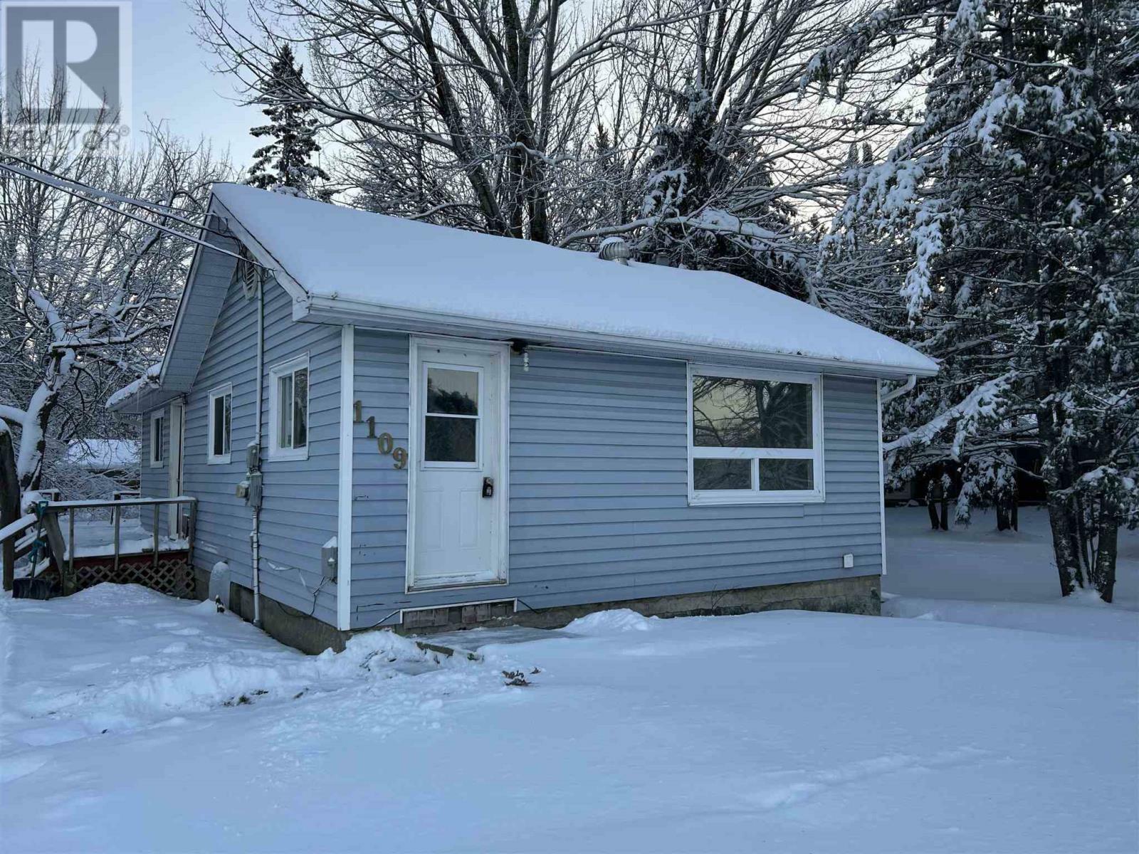 Property Photo:  1109 Kings Highway  ON P9A 3L5 