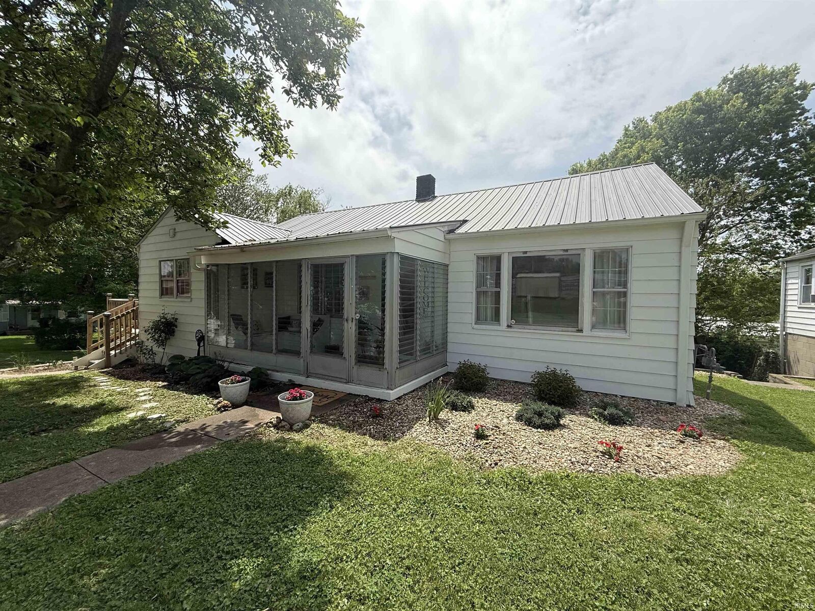 Property Photo: 619 Stephens Street IN 47581