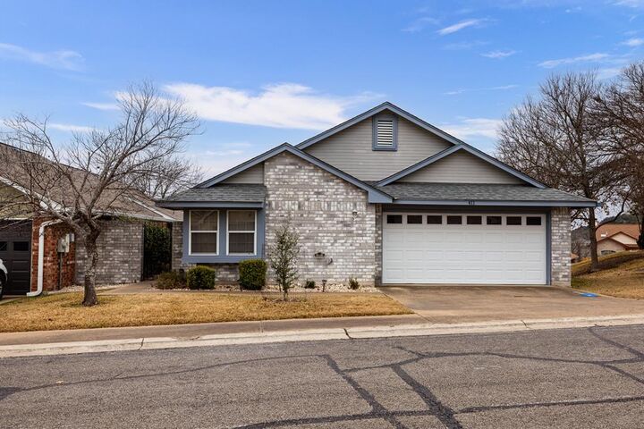 Property Photo:  411 Fitch  TX 78028 