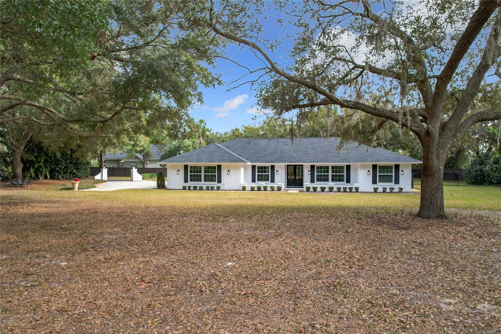 Property Photo: 3302 Just-A-Mere Court FL 34786