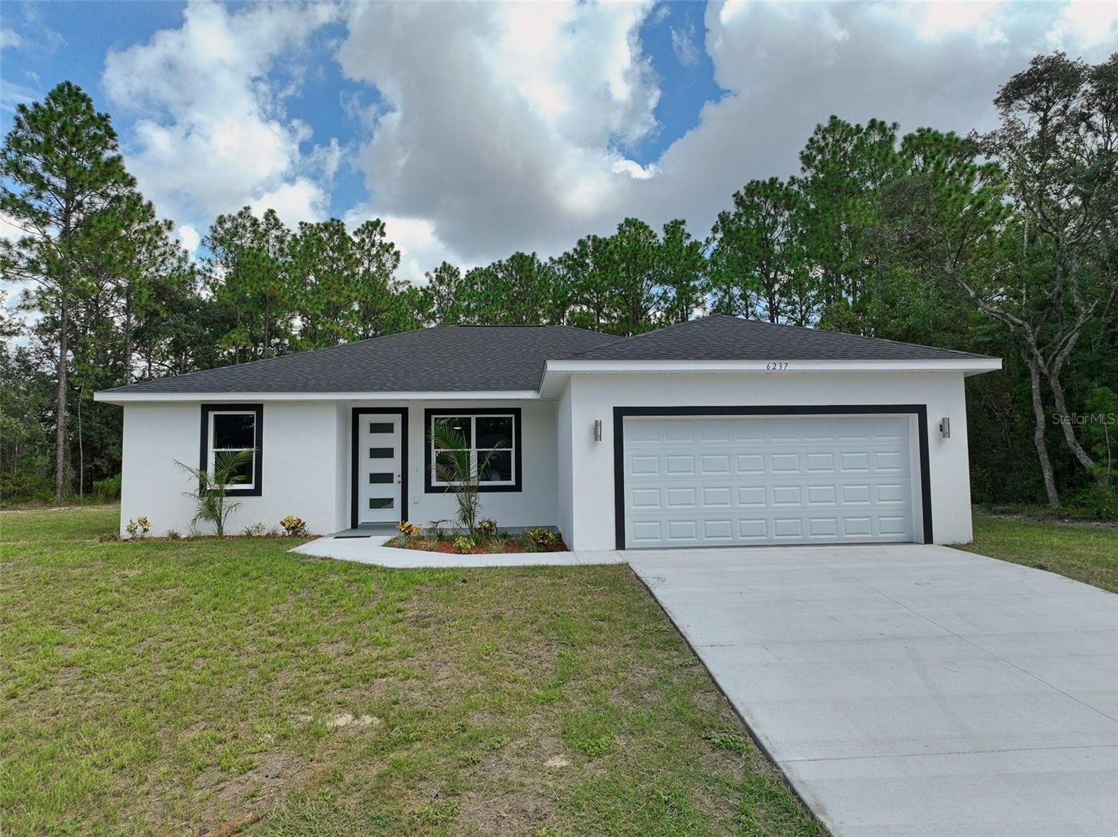 Property Photo: 6237 SW 143rd Street FL 34473