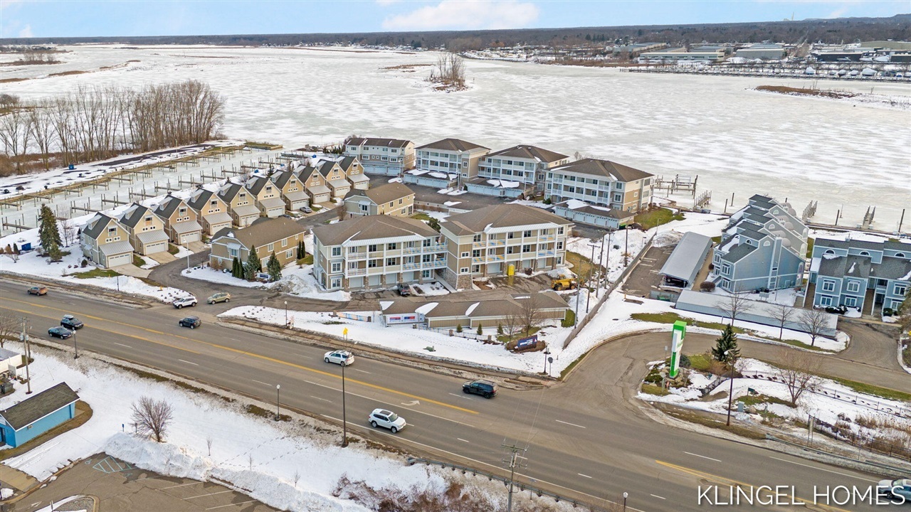 930 W Savidge Street 2  Spring Lake MI 49456 photo