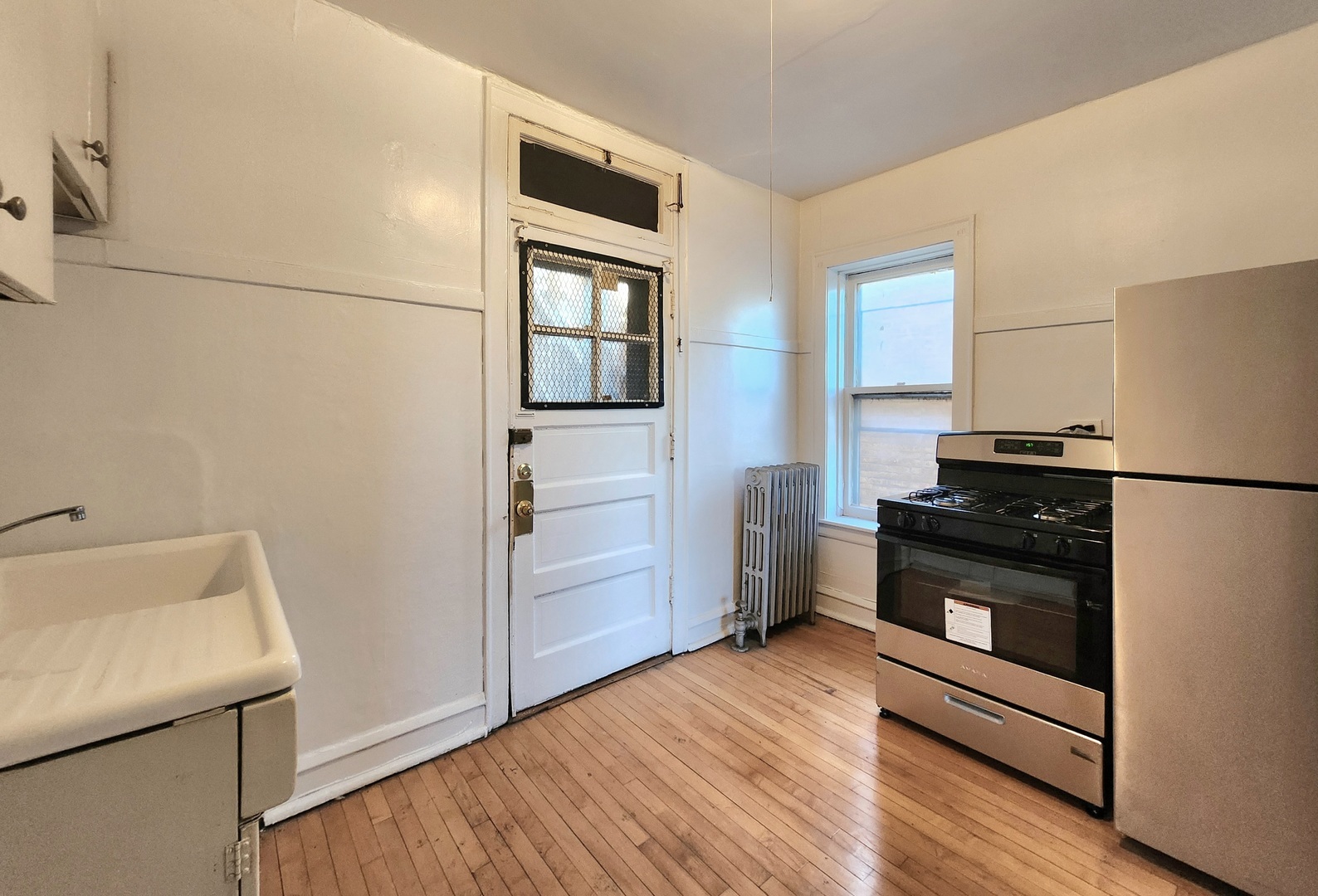 Property Photo:  5427 W Montrose Avenue N2  IL 60641 