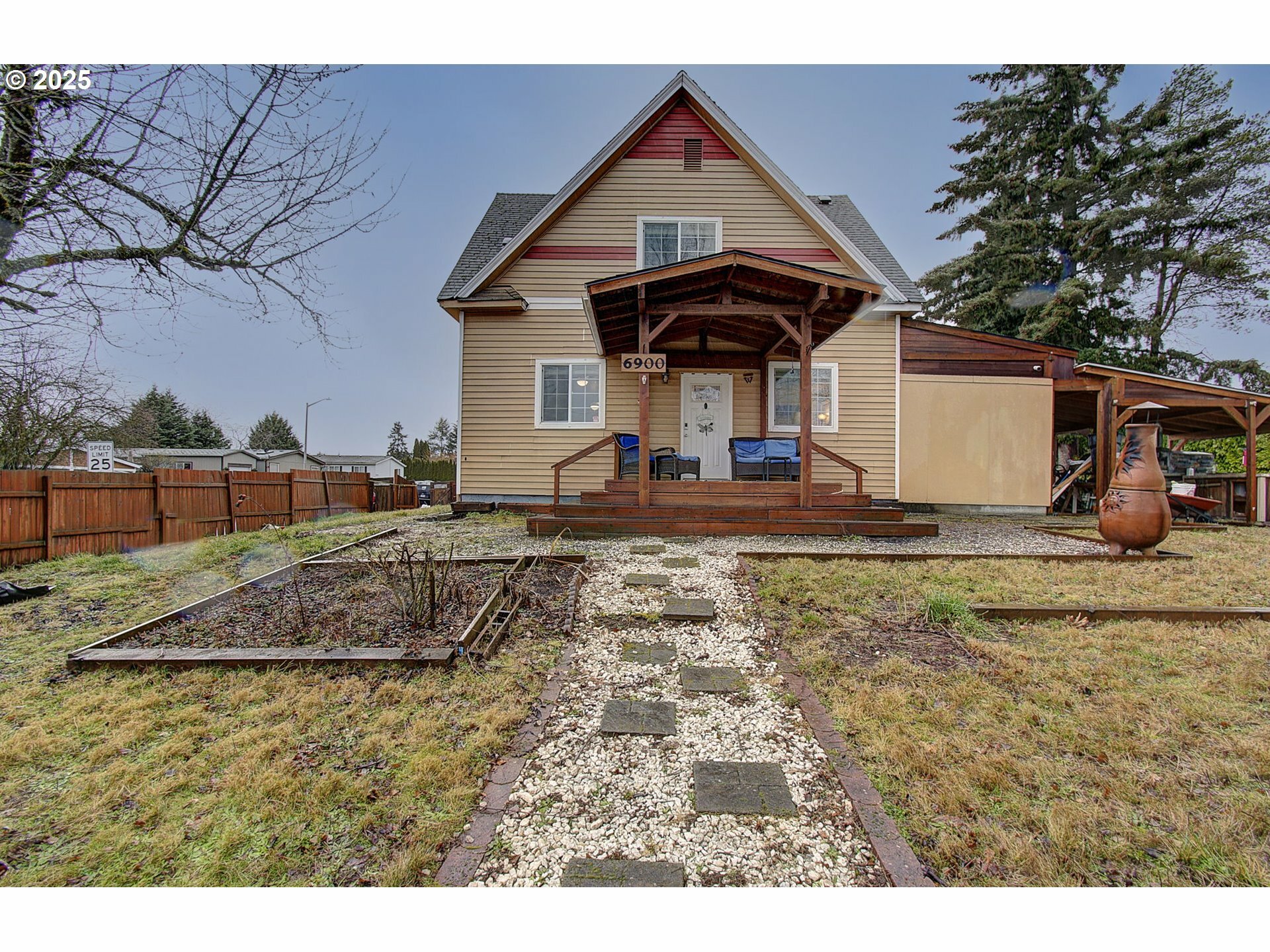 Property Photo:  6900 NE 58th Ave  WA 98661 