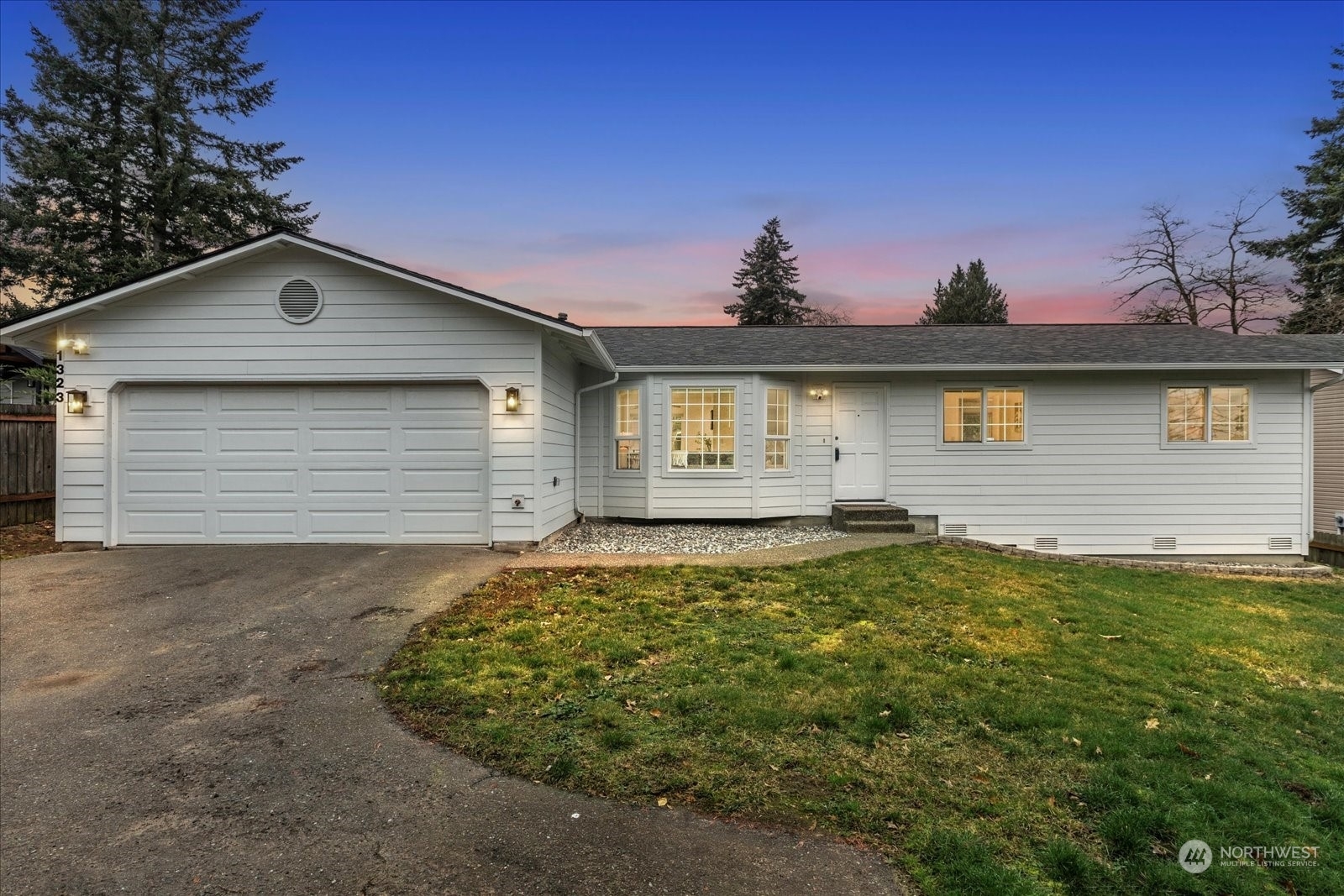 Property Photo:  1323 E Casino Road  WA 98203 