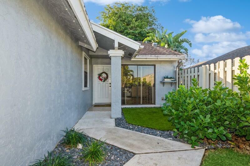 Property Photo:  1060 NW 19th Terrace  FL 33445 