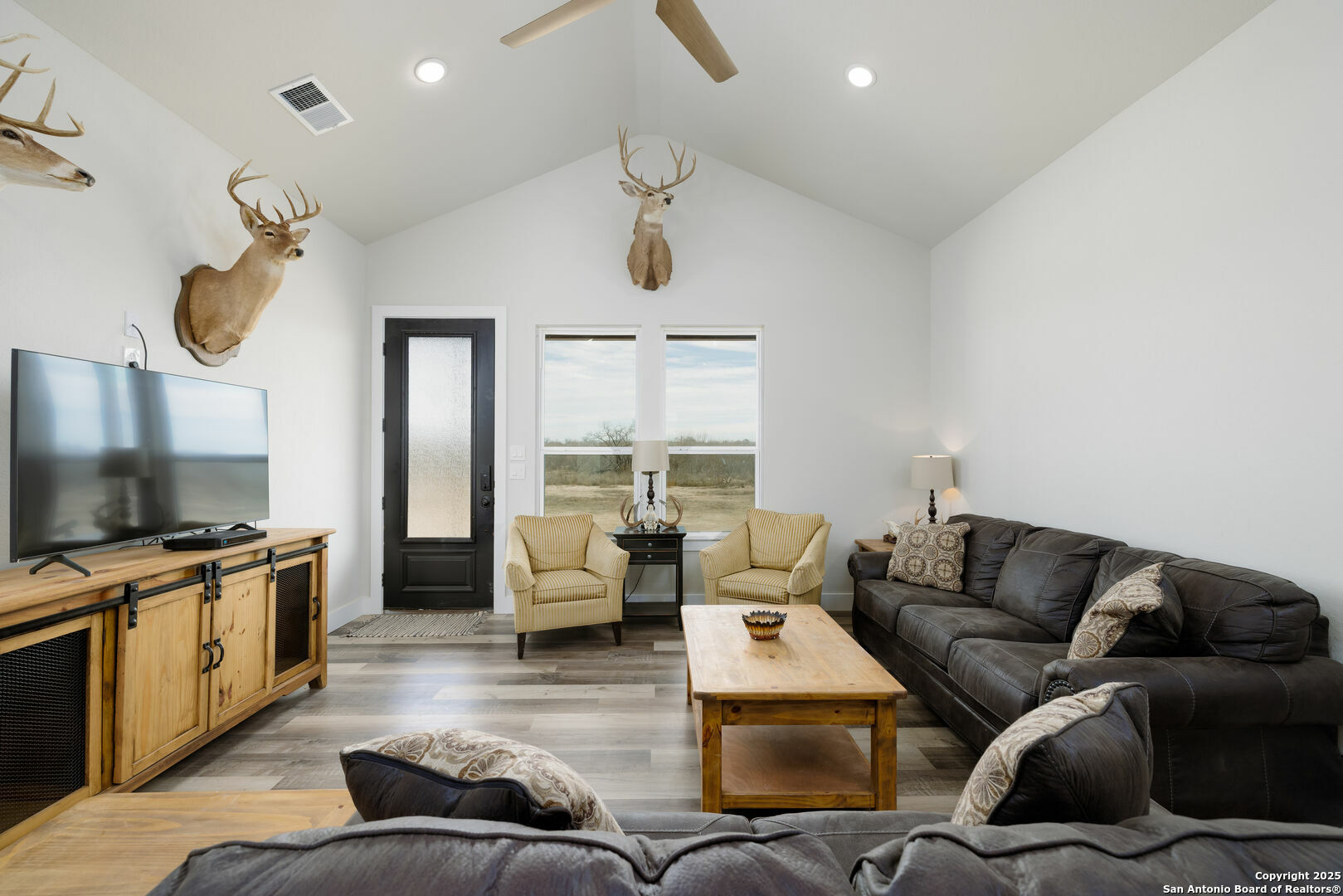 Property Photo: 994 Marburger Rd S TX 78839