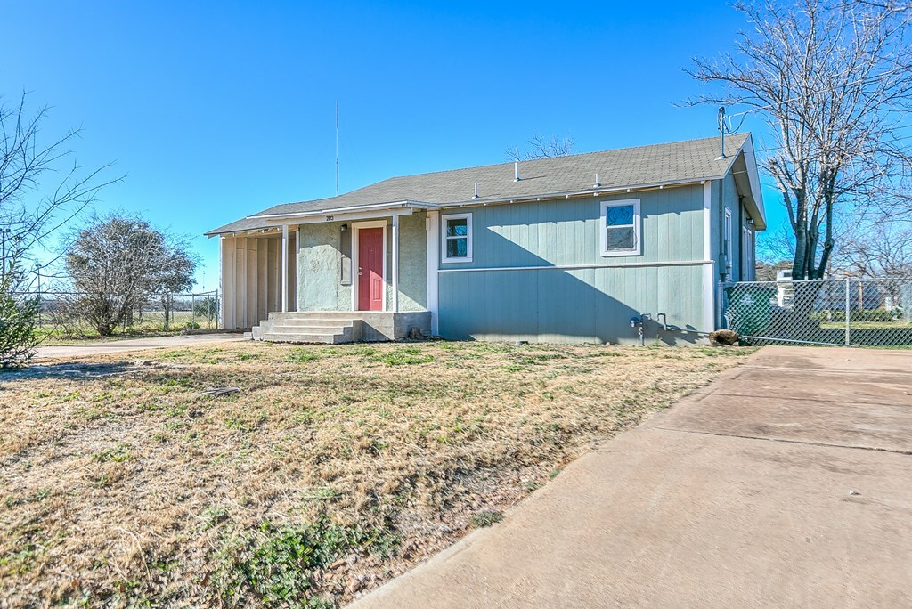 Property Photo:  2813 Pecan St  TX 76903 