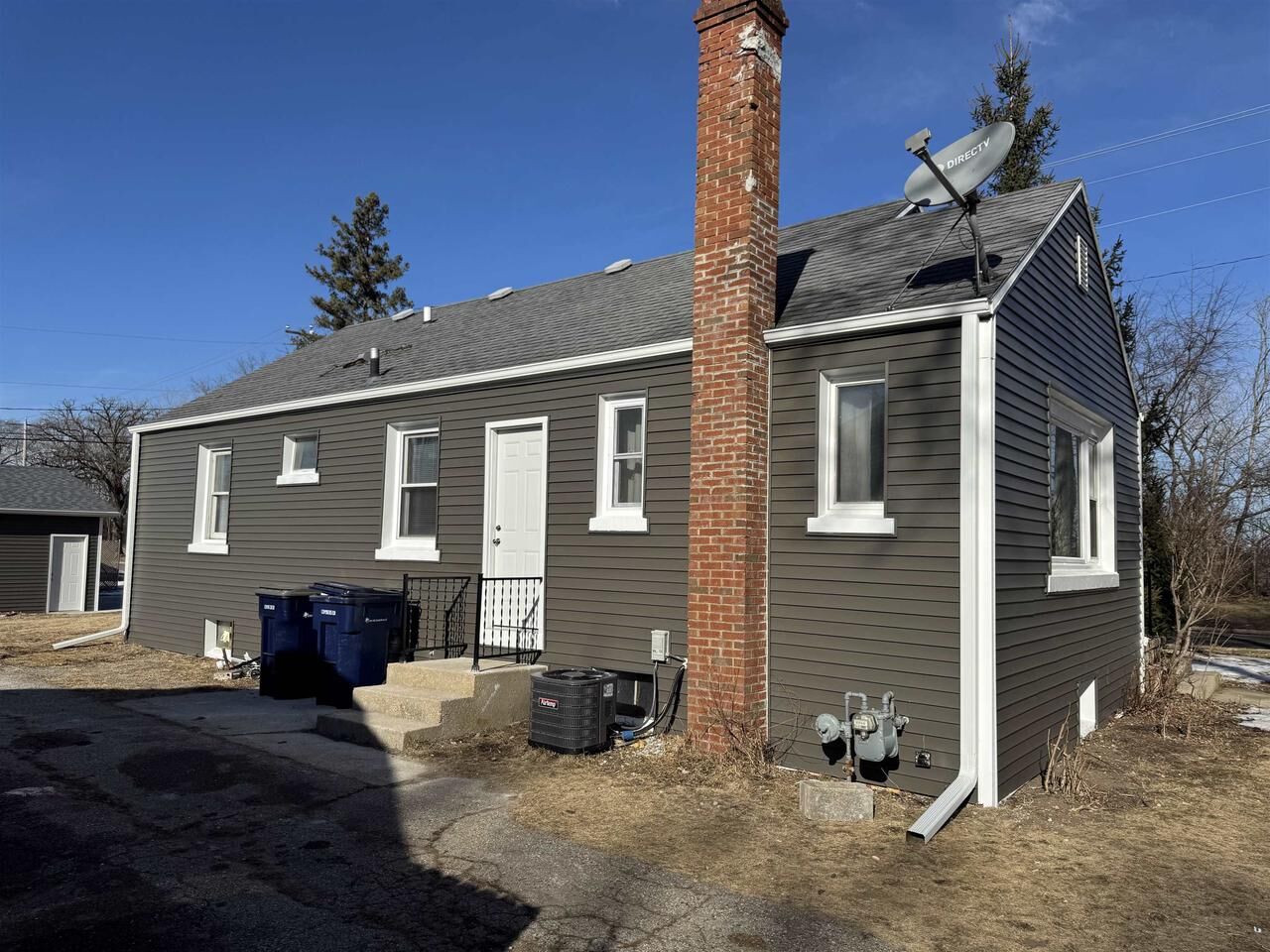 Property Photo: 1029 Cornelia Street WI 53545