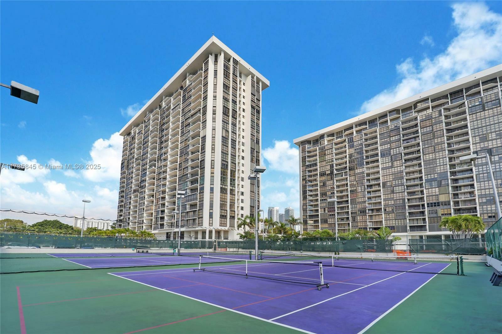 Property Photo:  1901 Brickell Ave B905  FL 33129 