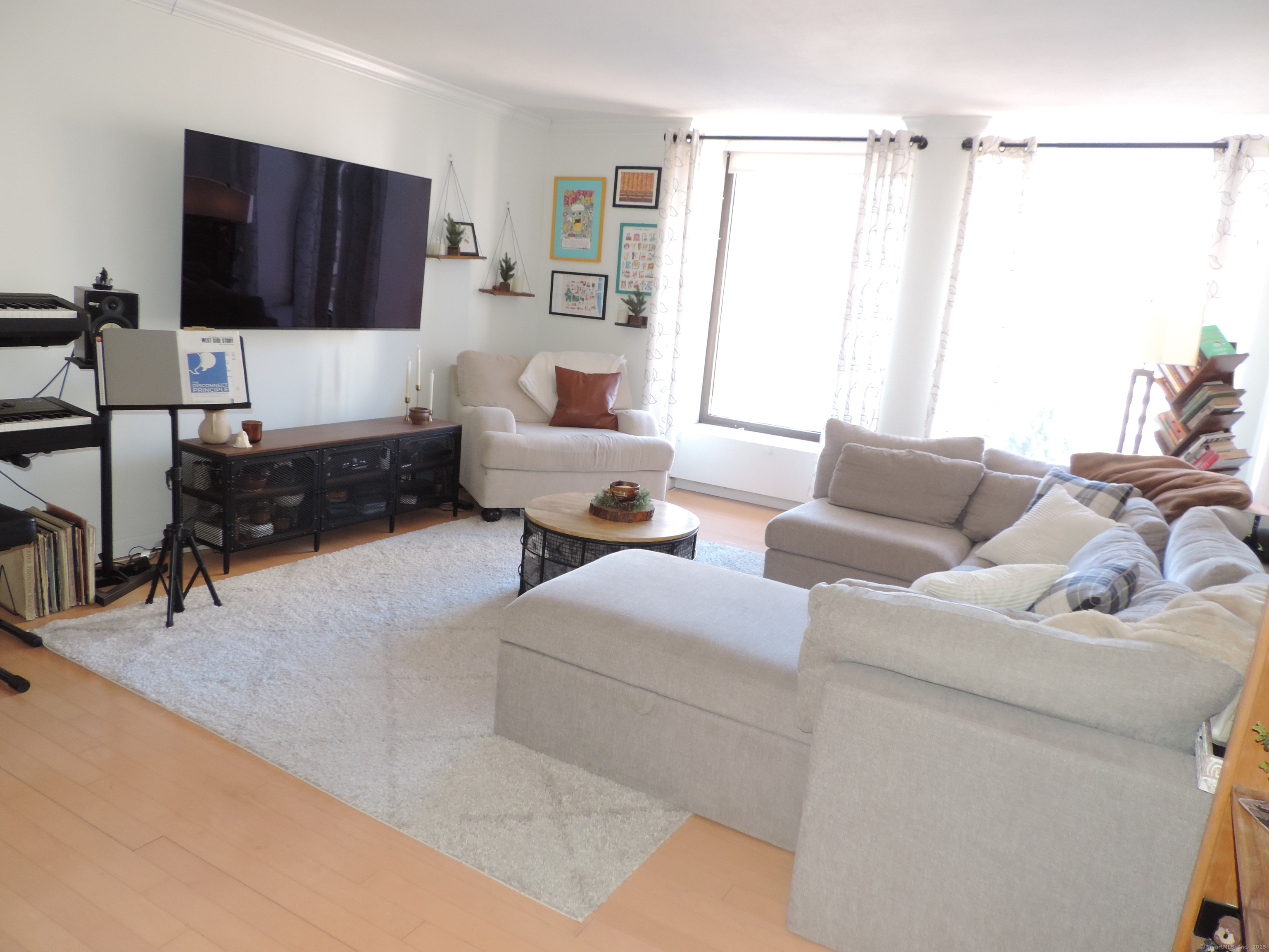 Property Photo:  1 Gold Street Apt 9D  CT 06103 