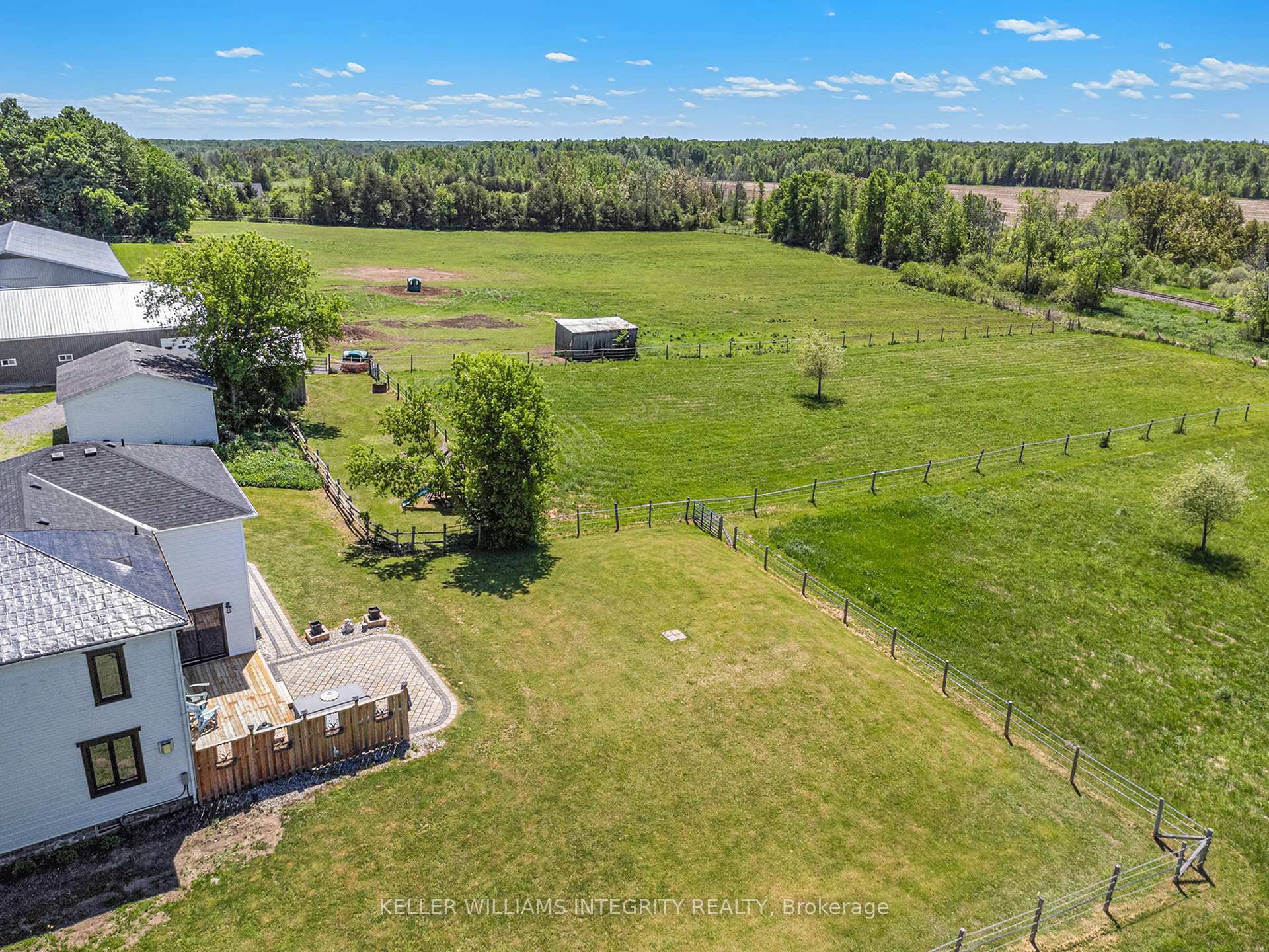 Property Photo: 980 Black Rd ON K0G 1T0
