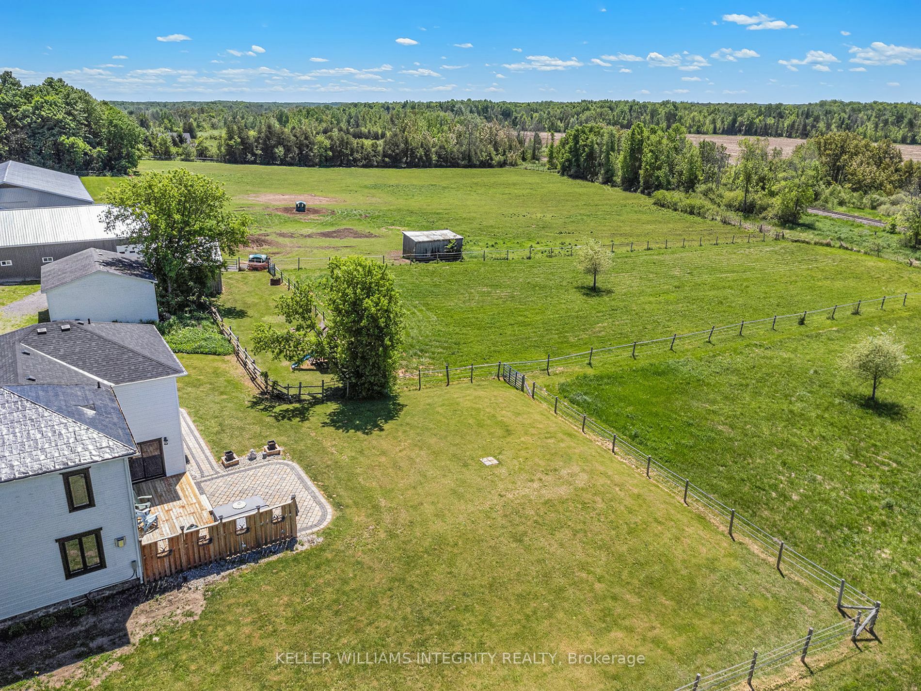 Property Photo: 980 Black Rd ON K0G 1T0