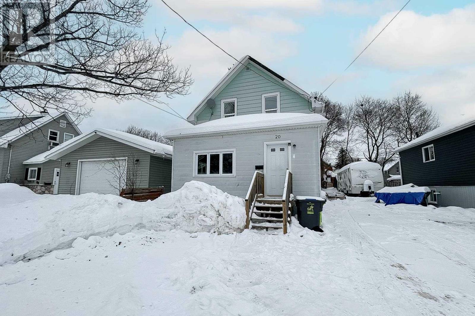 Photo de la propriété:  20 Birch St  ON P6B 2J4 