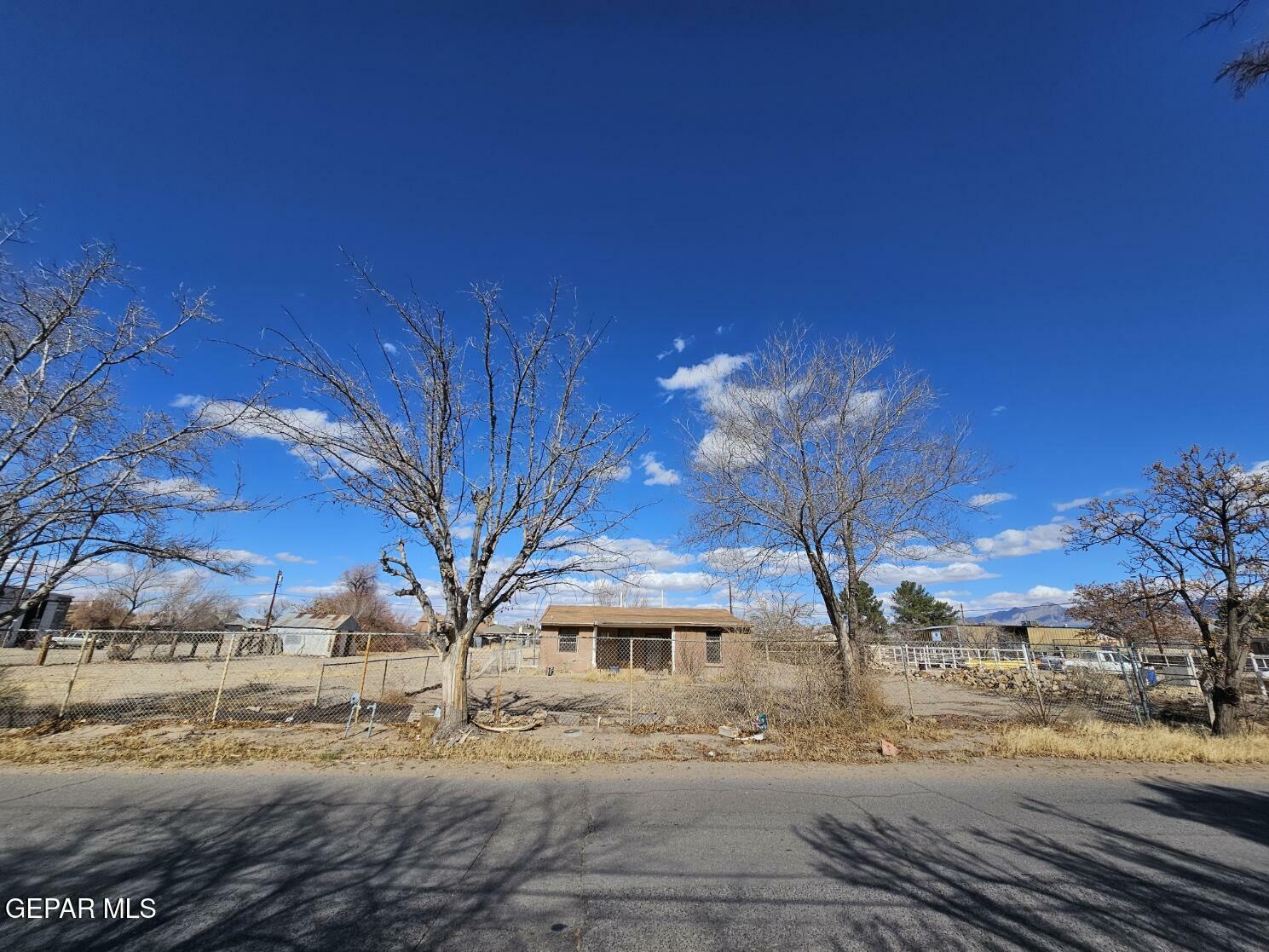 Property Photo:  401 Clayton Drive  TX 79932 