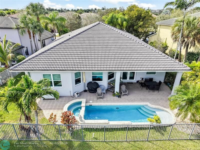 Property Photo:  3816 W Hibiscus St  FL 33332 