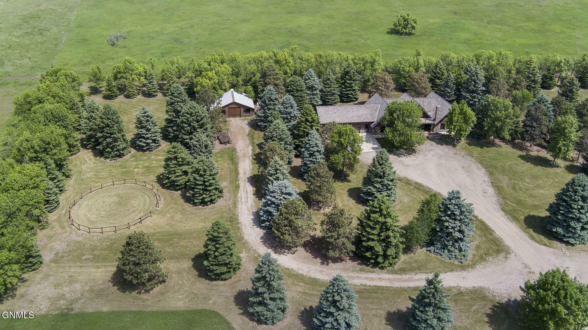 Property Photo: 10000 76th Avenue SE ND 58504