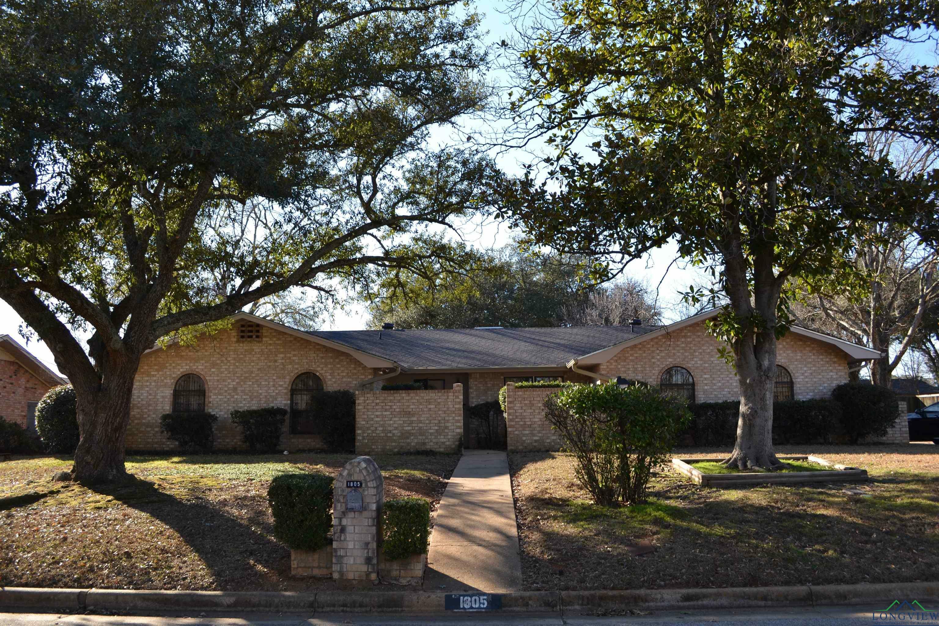 Property Photo:  1805 Cardinal  TX 75601 