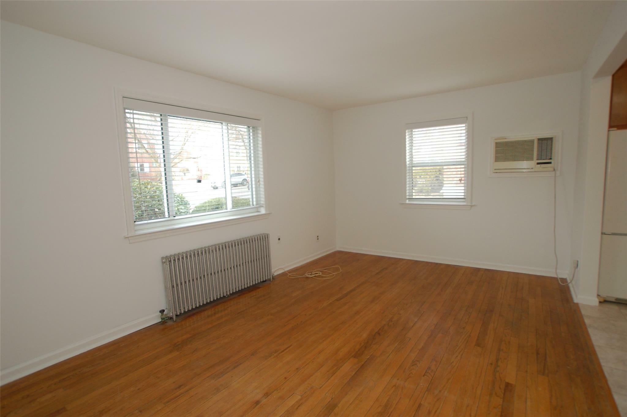 Property Photo:  264-08 73 Avenue Gv130  NY 11004 