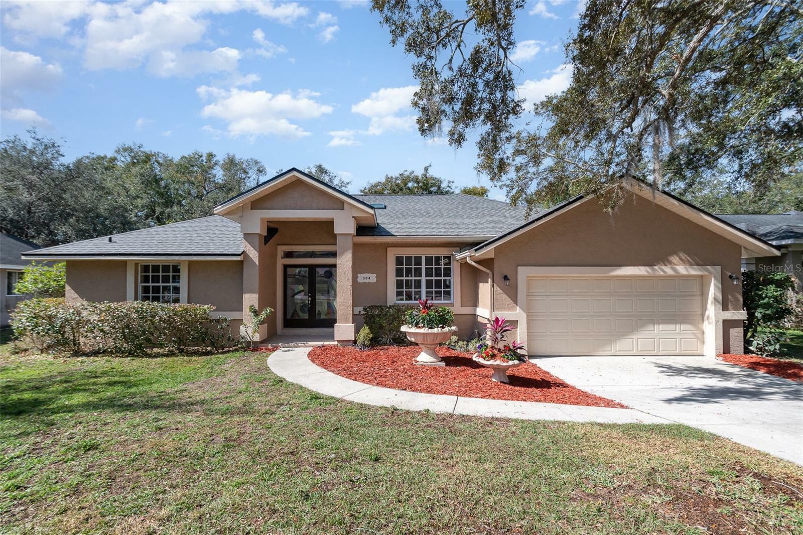 Property Photo:  304 Sun Oaks Court  FL 32746 