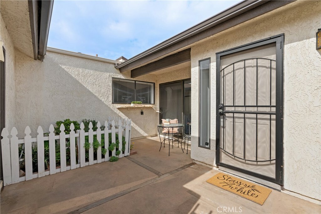 Property Photo:  911 Queens Court  CA 93454 