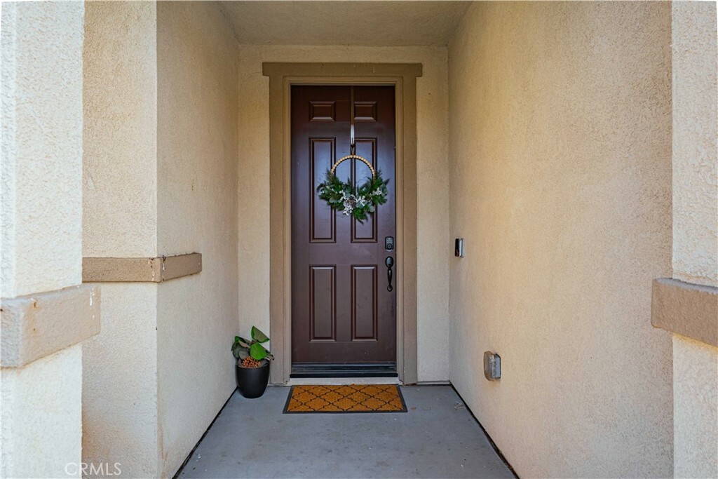 Property Photo:  26086 Redoak Street  CA 92584 