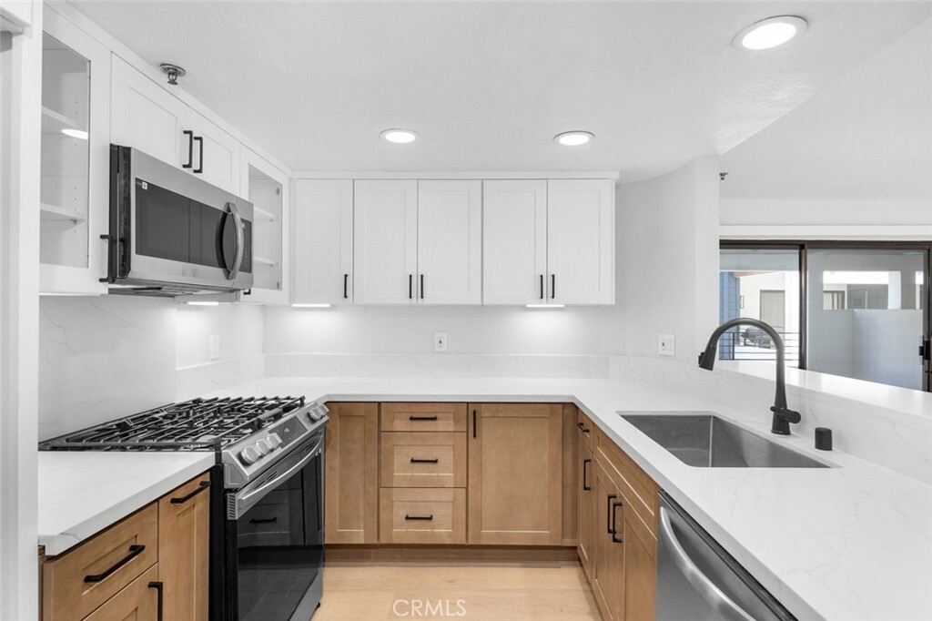 Property Photo: 345 Avocado Street B3 CA 92627