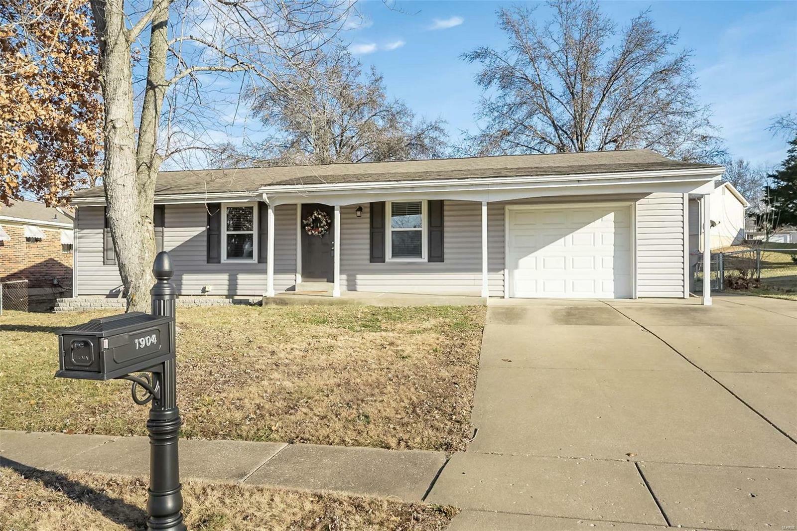 Property Photo:  1904 Pebble Brook Drive  MO 63366 