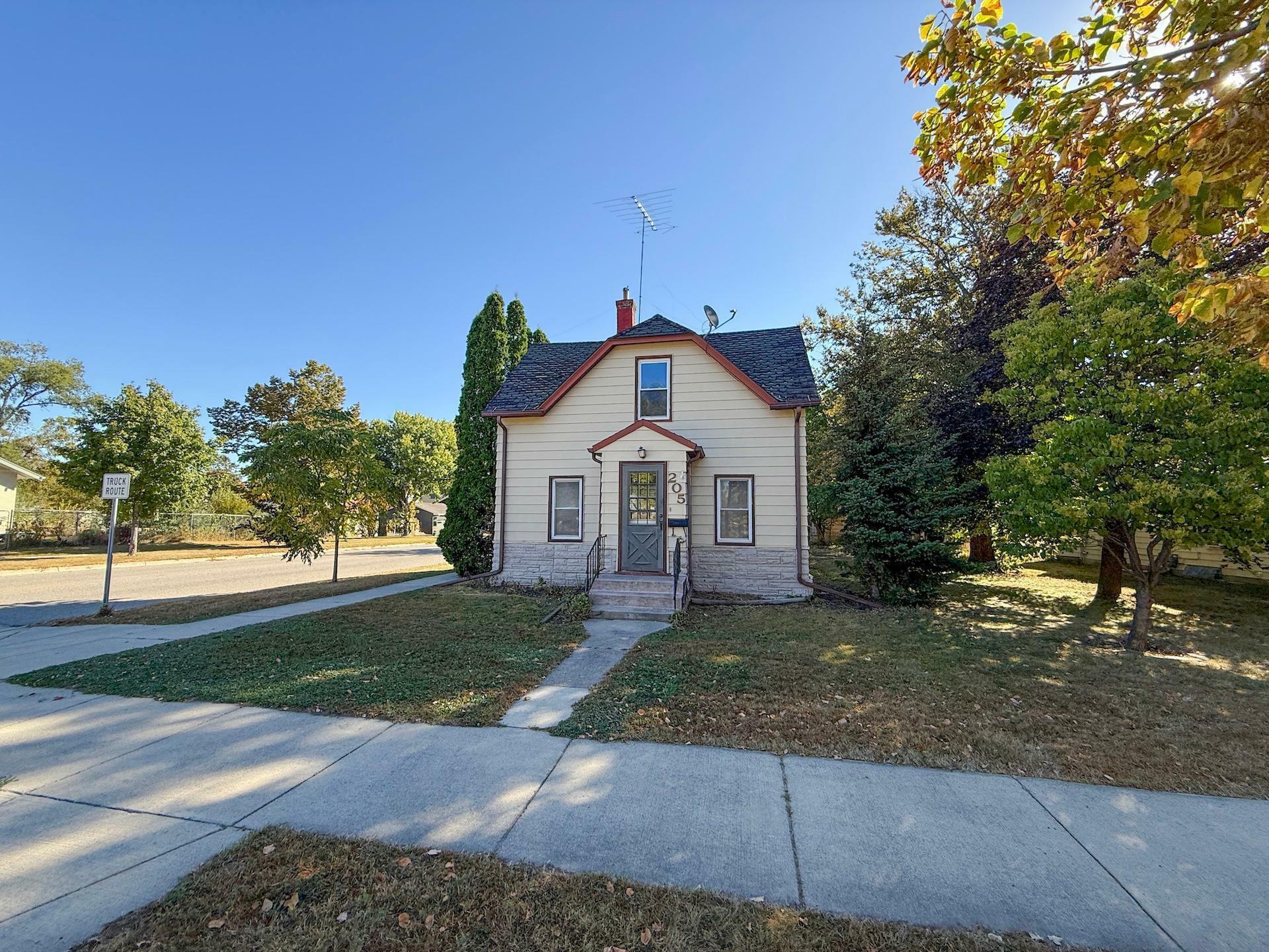 Property Photo:  205 Adams Street SE  MN 55350 