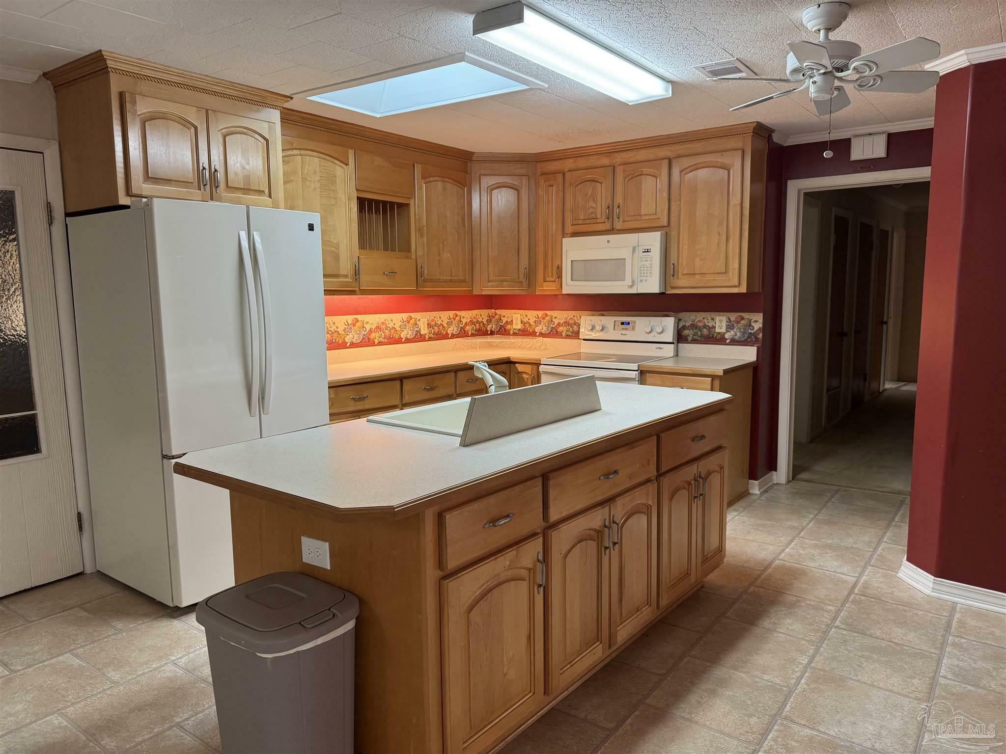 Property Photo: 4627 Spring St FL 32565