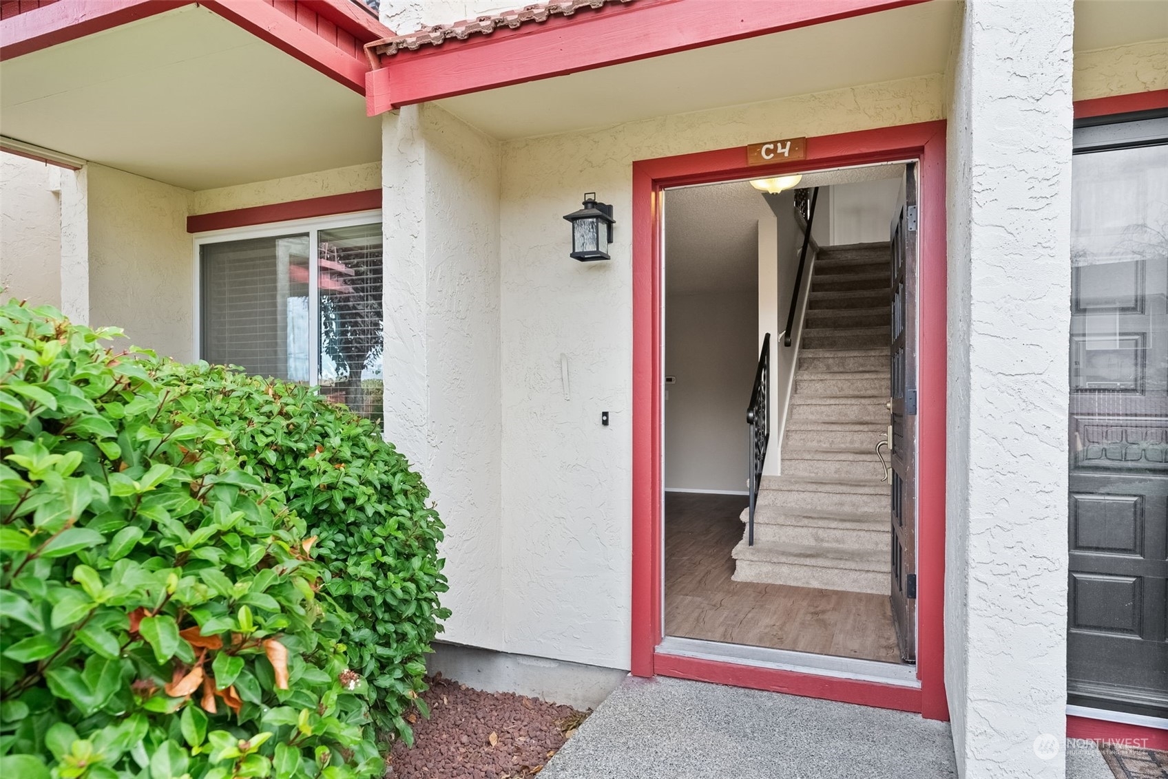 Property Photo:  328  9th Avenue SE C4  WA 98372 