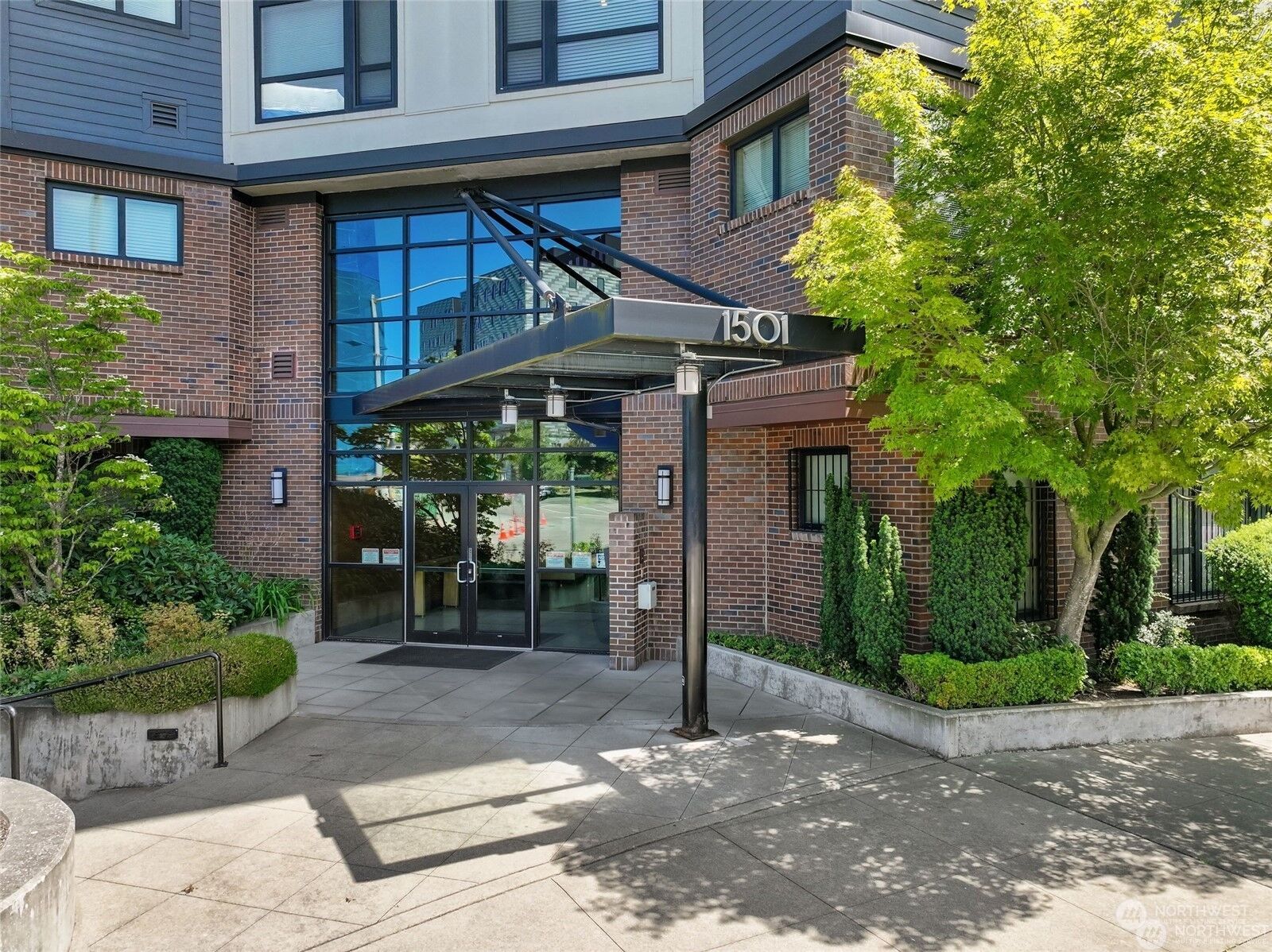 Property Photo:  1501  Tacoma Avenue S 406  WA 98202