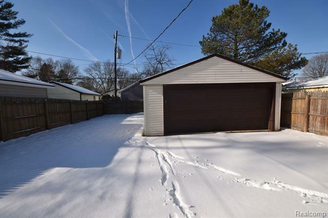 Property Photo:  18221 Deering Street  MI 48152 