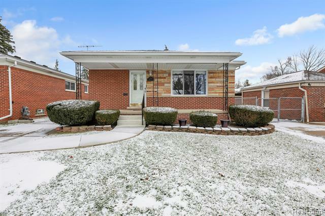 Property Photo:  7516 Robindale Avenue  MI 48127 