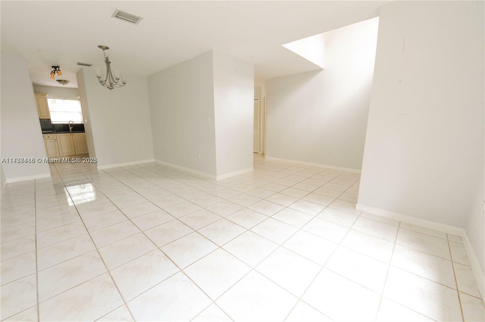 Property Photo:  13973 N Forest Oak Cir 0  FL 33325 