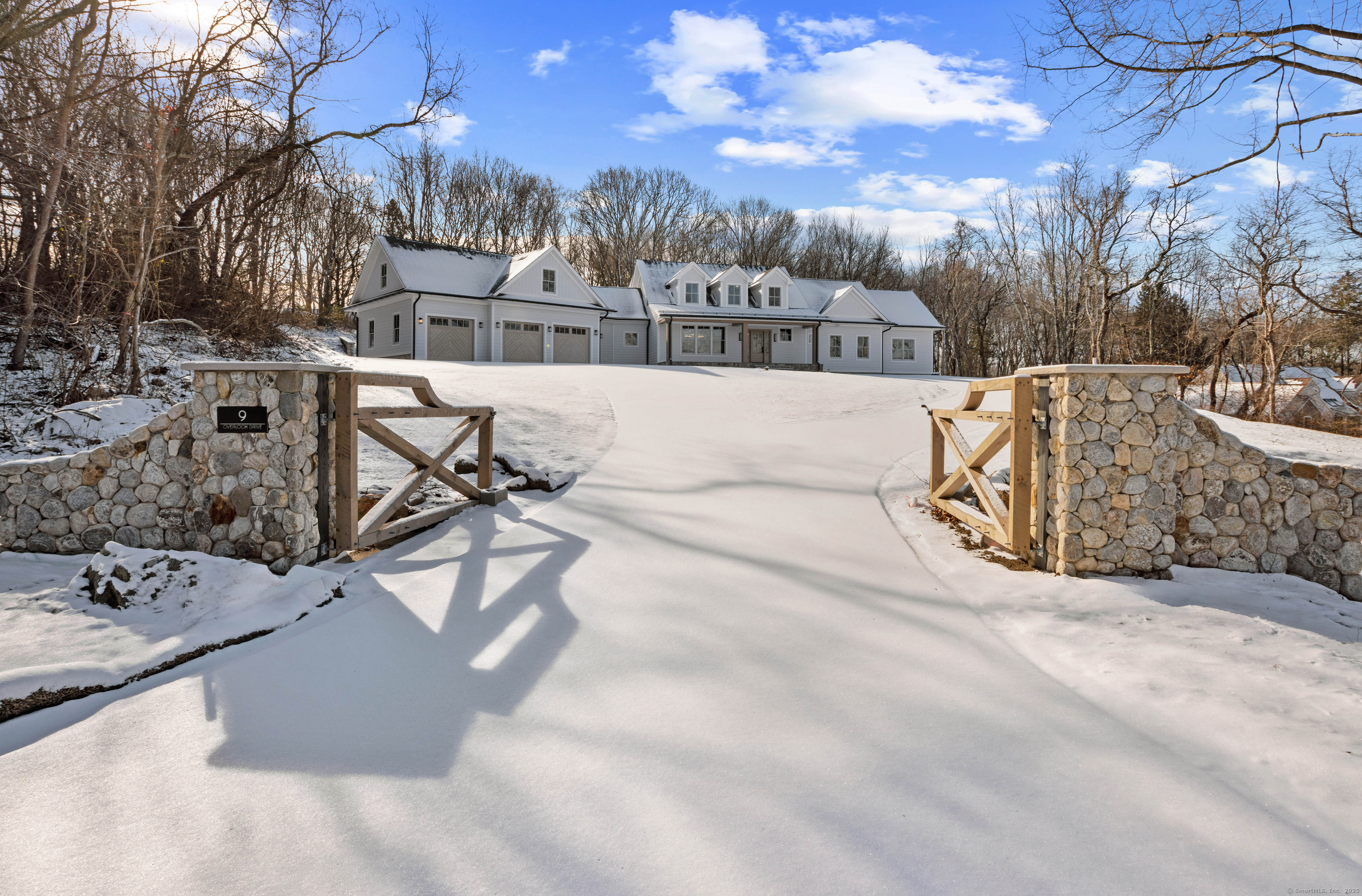 Property Photo:  9 Overlook Drive  CT 06475 