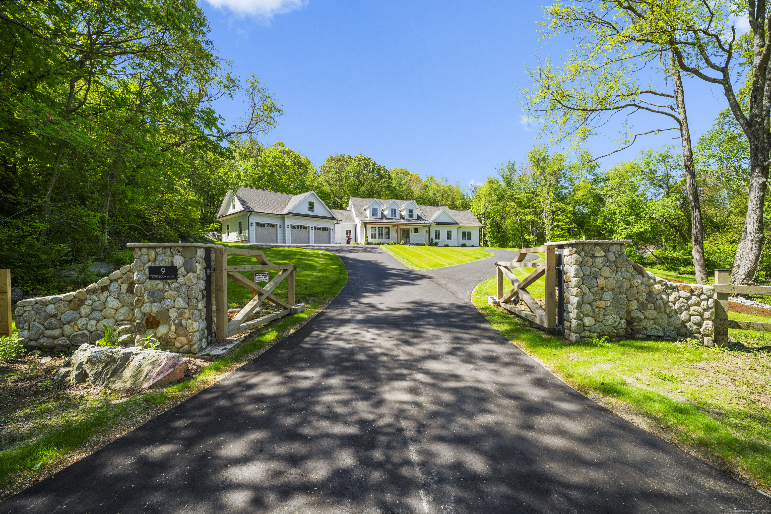 Property Photo: 9 Overlook Drive CT 06475