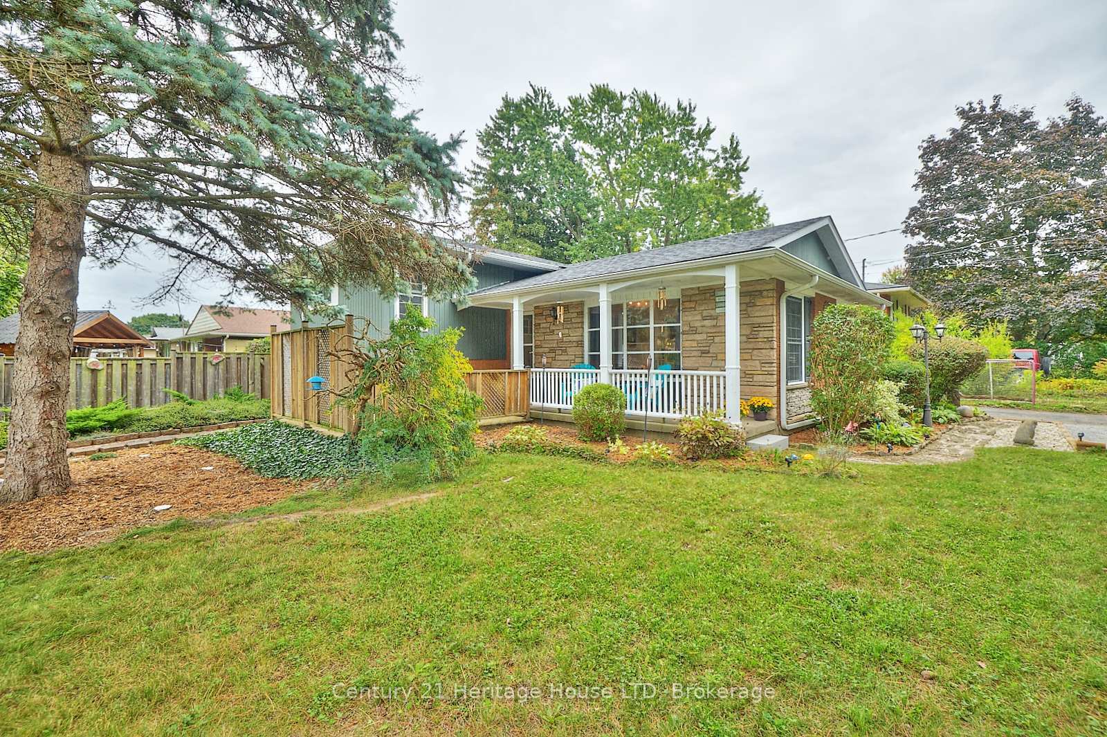 Property Photo: 30 Cartier Drive ON L2M 2E7