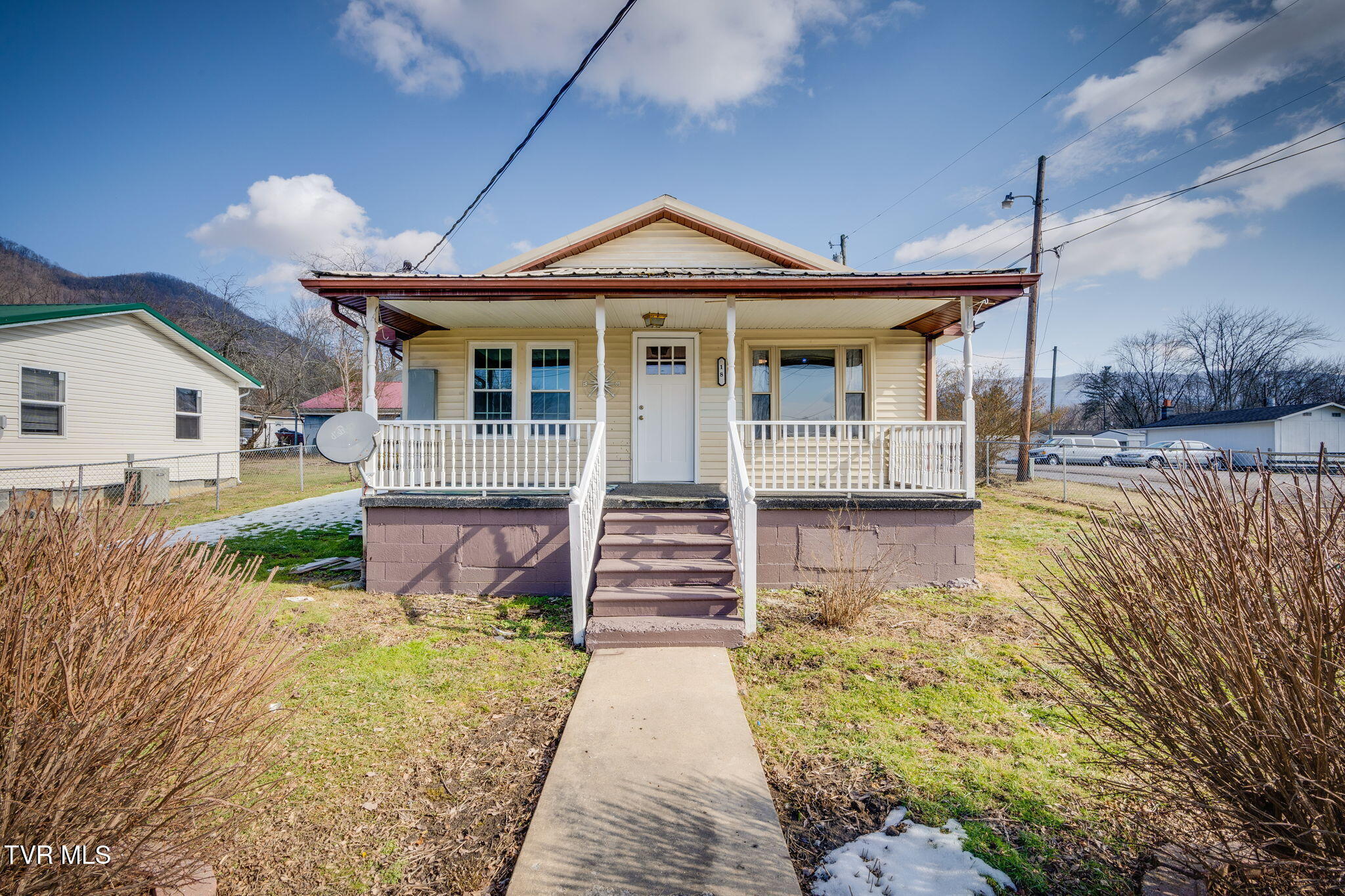 18 East 28th St S Street  Big Stone Gap VA 24219 photo